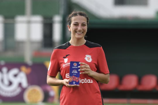futebol-atletico-ouriense-feminino-melanie-cunha Melanie Cunha foi a MVP da vitória do Atlético na Madeira