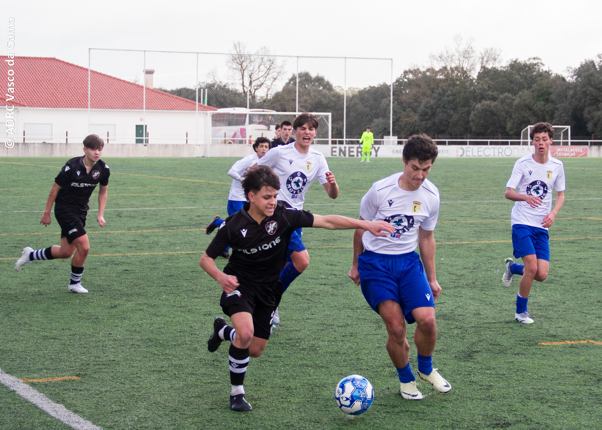 2024.04-formacao-Vasco-da-Gama-juvenis-campeoes-6-2 Vasco da Gama junta título de Campeão da 1.ª Distrital à subida à 2.ª Divisão Nacional
