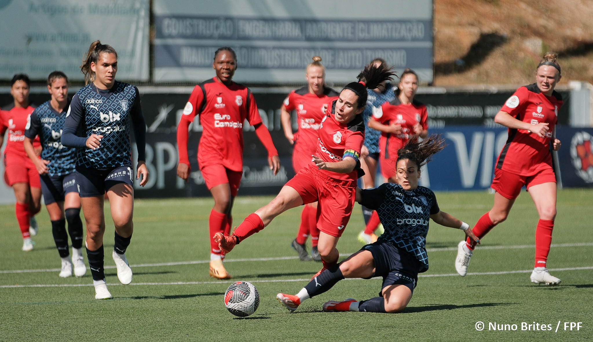 2024.04.28-futebol-feminino-Atletico-Ouriense-Braga-21 Tiff e Pastilha lideram gladiadoras ourienses no empate com as gverreiras bracarenses