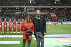 Diana-Silva-Humberto-Coelho Centenária Diana Silva retribui homenagem da FPF com mais um golo por Portugal