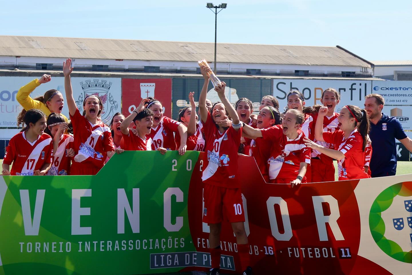 futebol-feminino-inter-associacoes-sub-16-santarem-3 Santarém conquista Liga de Prata com craques de Atlético e Vasco da Gama em destaque