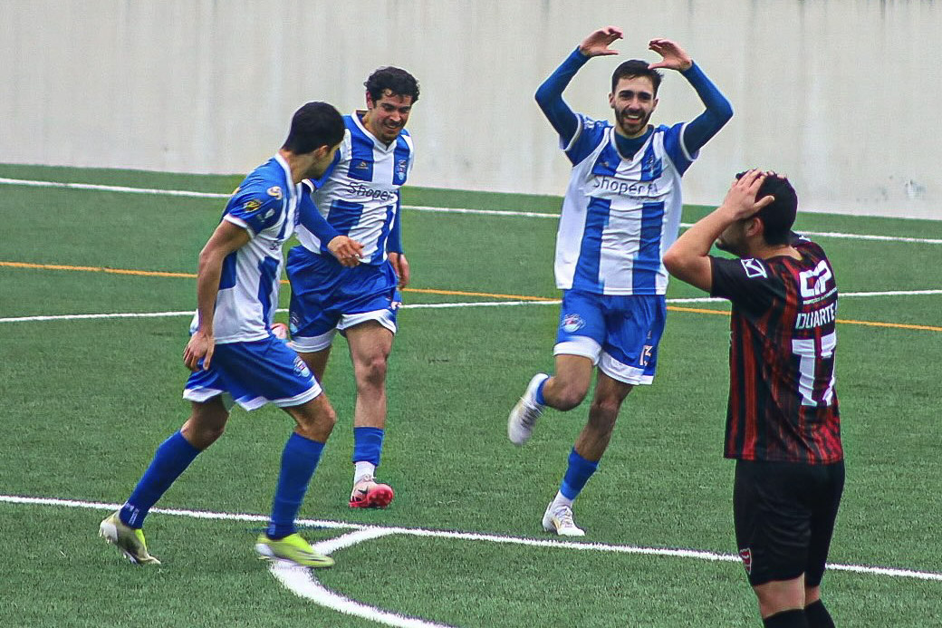 2024.01.19-derby-vilarense-caxarias-futebol-2 Vilarense supera Caxarias e foge ao Vasco da Gama
