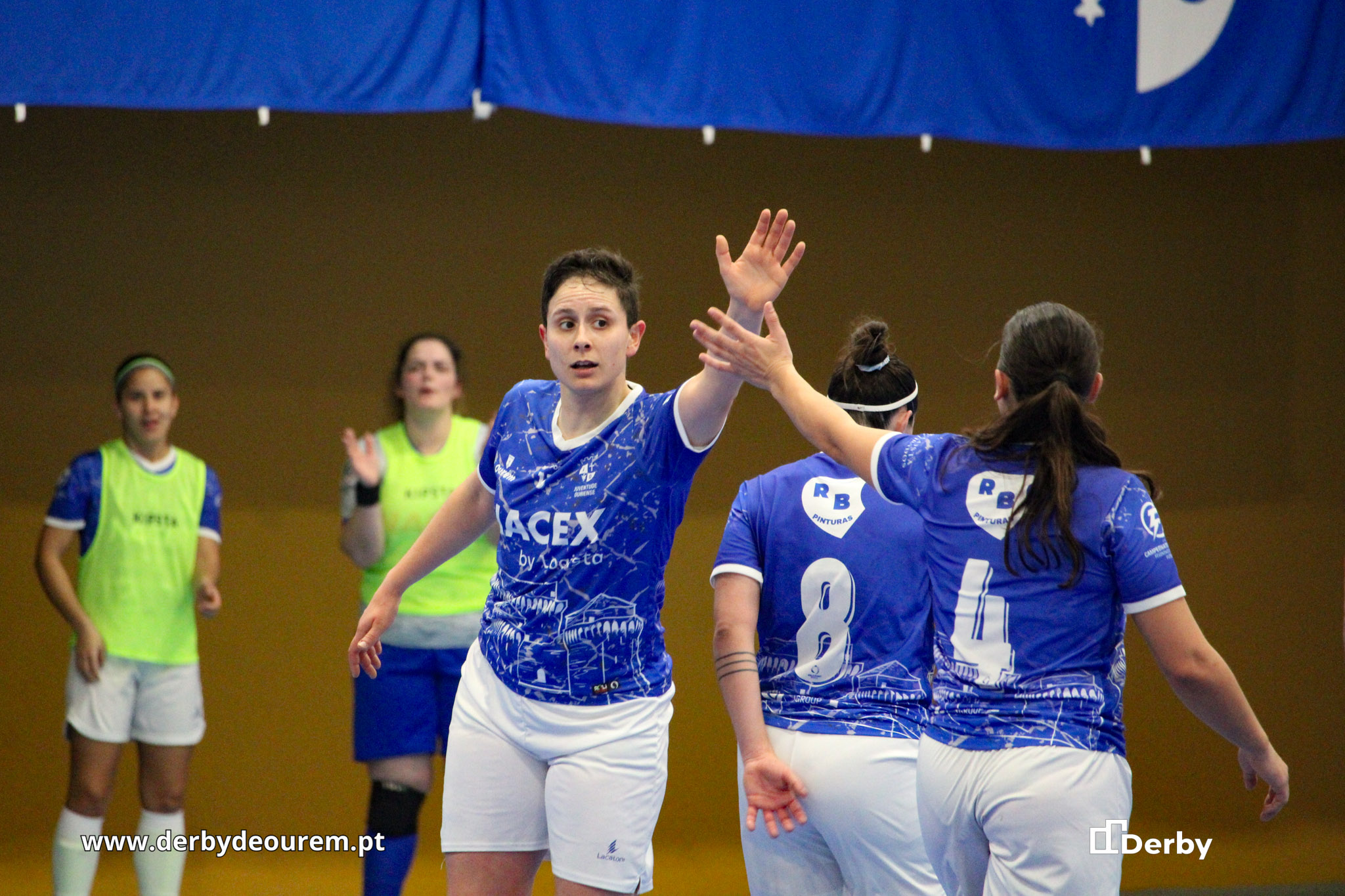 2025.02.15-futsal-feminino-juventude-ouriense-academica-1 Vitória em dia de inauguração foi ouro sobre azul