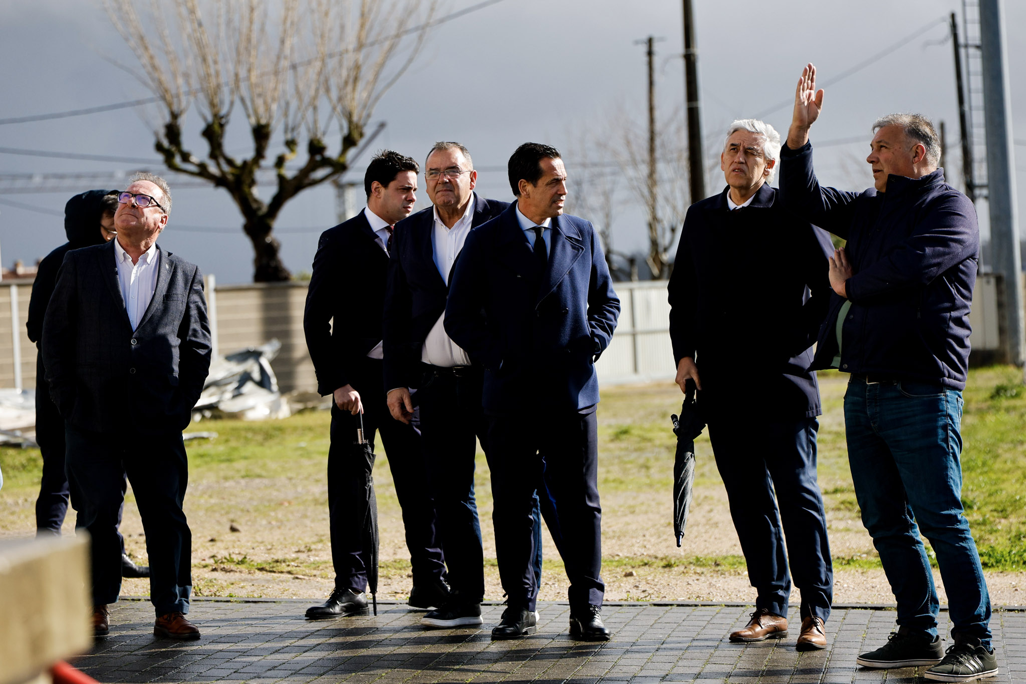 2026.02.13-caxarias-pedro-proenca-albuquerque-quim-ze-joaquim-martinho-kristin-tempestade-8 Pedro Proença veio a Caxarias ver como ficou o Campo da Chã