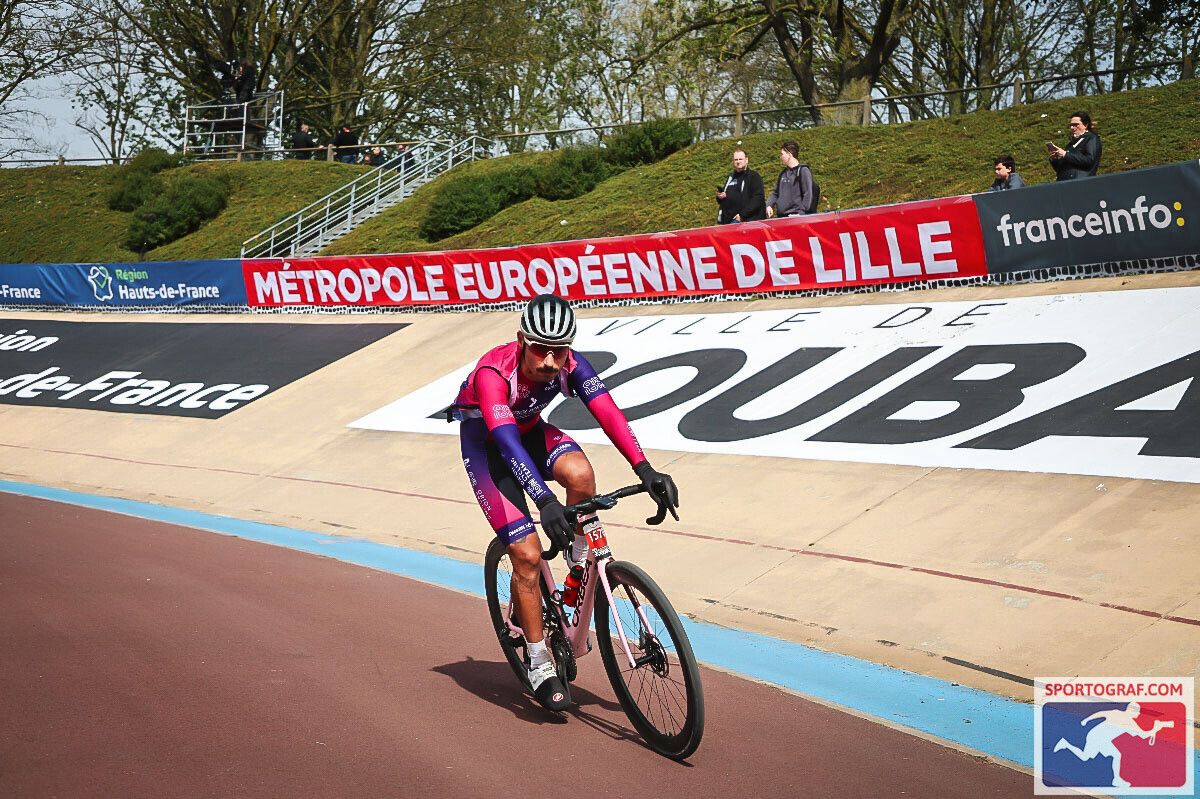 WhatsApp-Image-2026-04-17-at-10.32.28 Orion Cycling a rolar no Paris-Roubaix e no EuroBEC