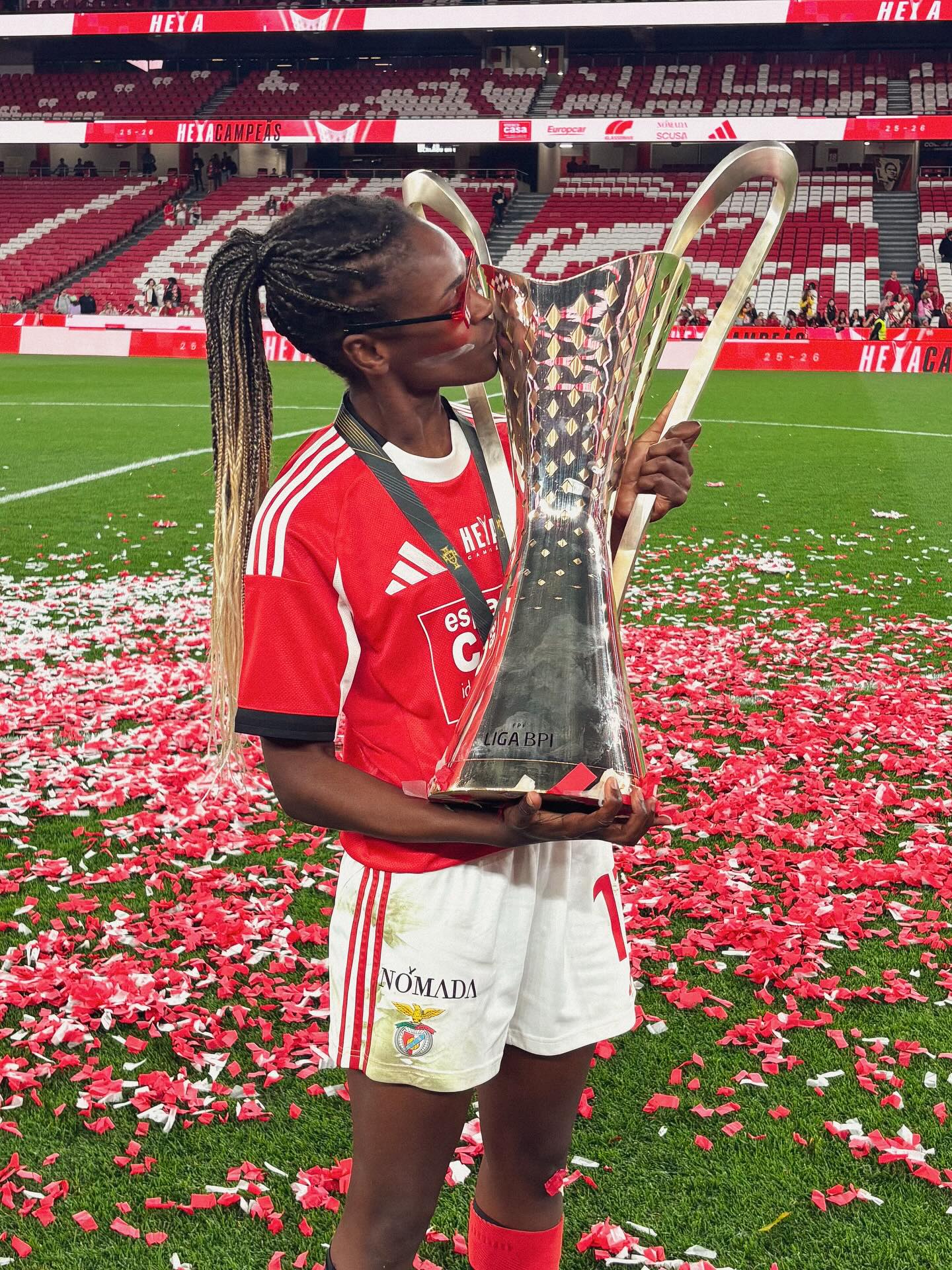 Diana-Silva-Benfica-campea-1 Diana, o reencontro com o Sporting e a festa do título em família na Luz