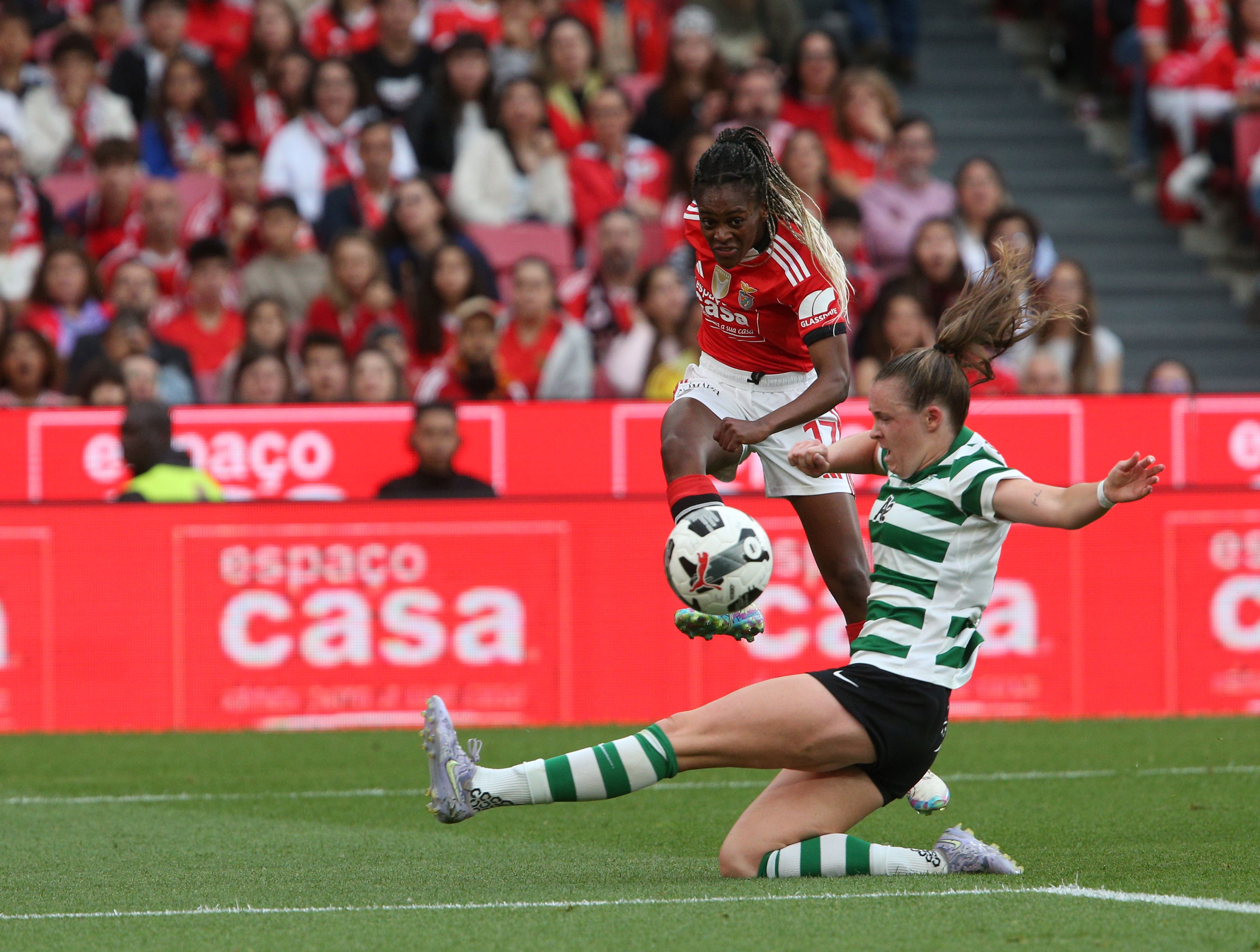 Diana-Silva-Benfica-campea-2 Diana, o reencontro com o Sporting e a festa do título em família na Luz