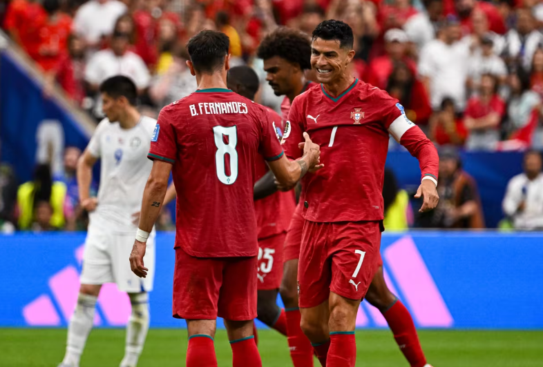 2026.06.23-mundial-portugal-uzbequistao-ronaldo-2 Ronaldo abriu o caminho e Portugal sacudiu a pressão